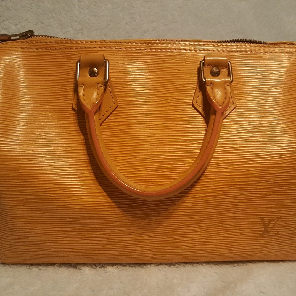 🚫🚫SOLD🚫🚫Louis vuitton speedy 25